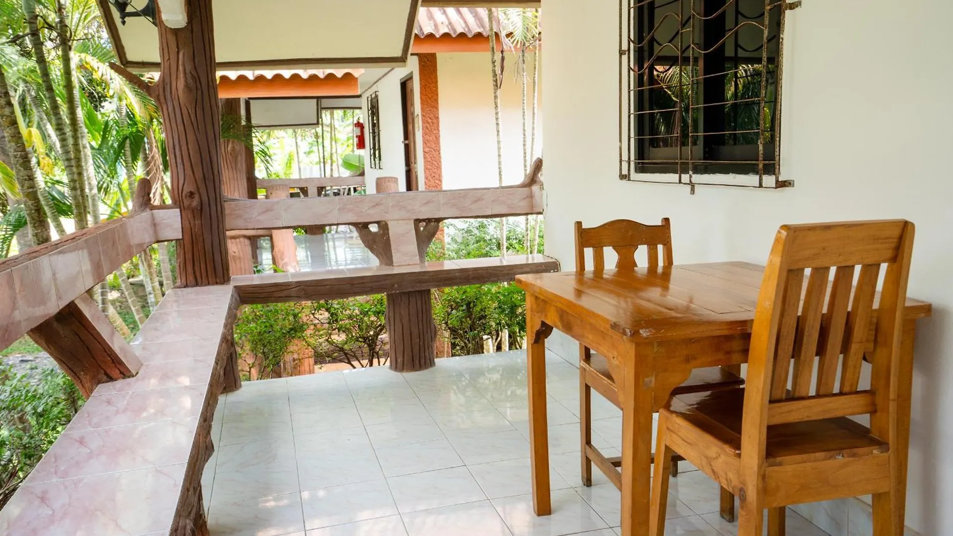 Lanta School Beach Resort Ko Lanta